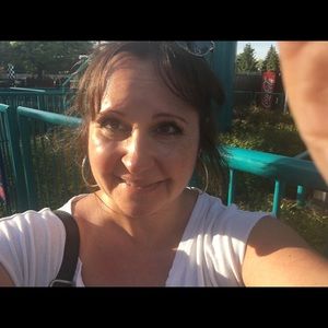 Meet your Posher, Sarina